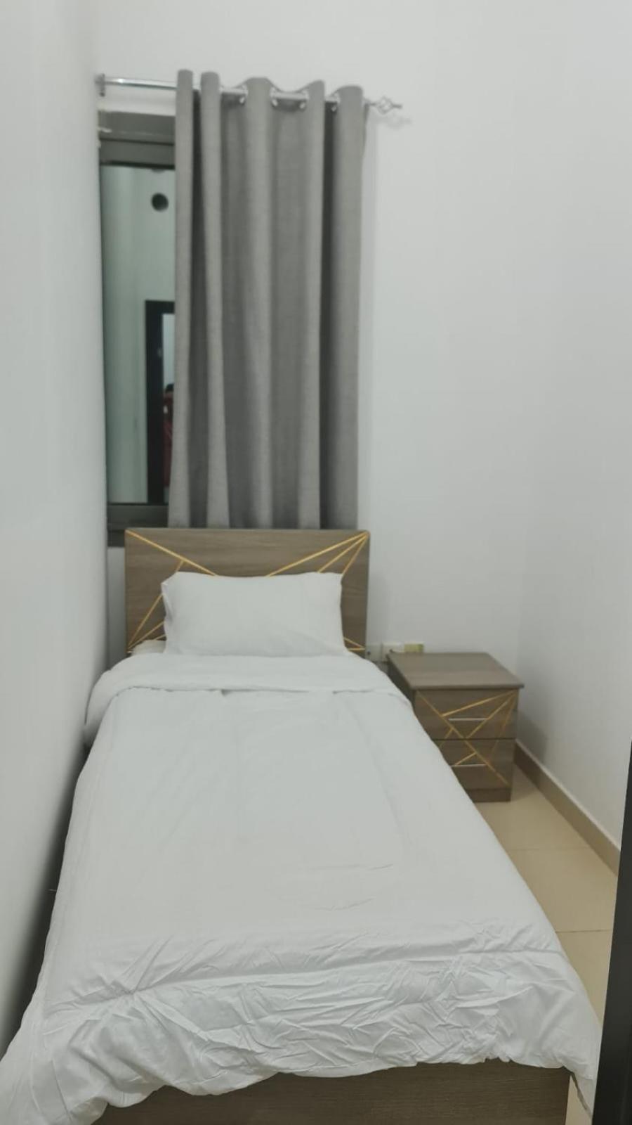 Charming Emirates Hostel - Female Only ชาร์จาห์ ภายนอก รูปภาพ